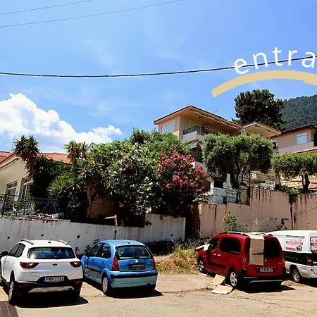 K. - Golden Case de vacanță Chrysi Ammoudia